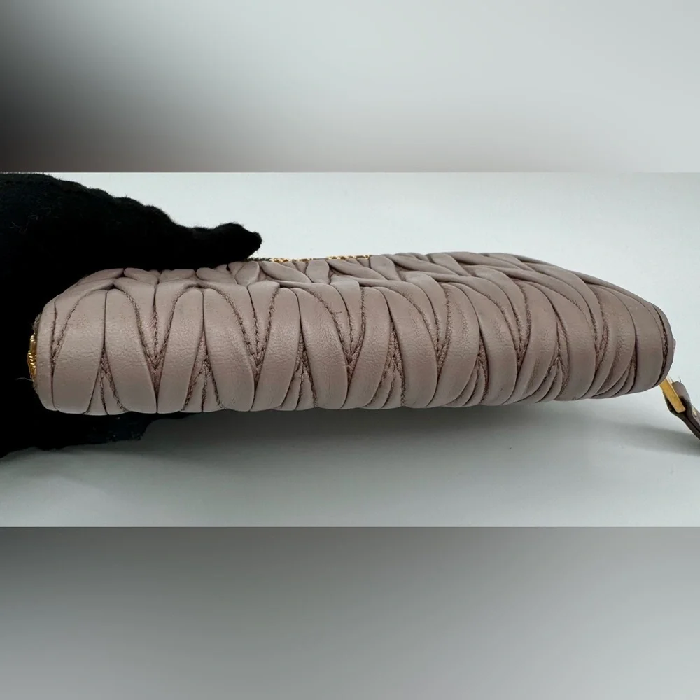 Miu Miu Taupe Quilted Leather Wallet | Professional Refurbished
